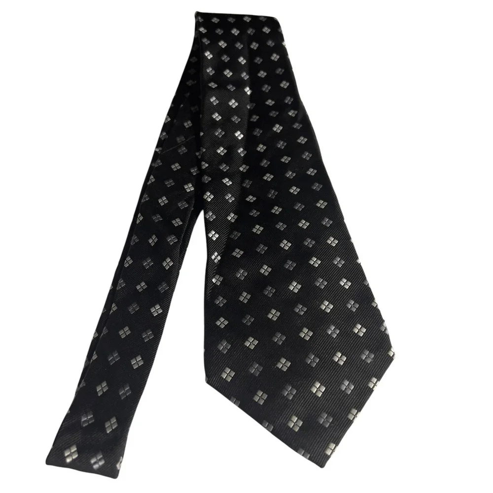 IRVINE PARK Silk Tie Stain Resistant Classic Black & White Geometric‎ Foulard